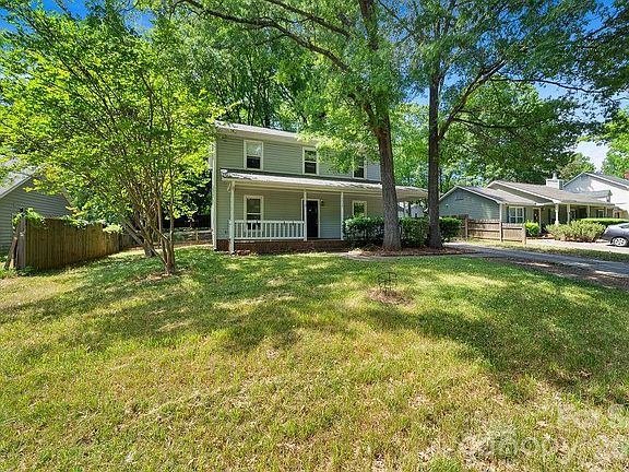 3rd image of 6719 Raeburn Ln