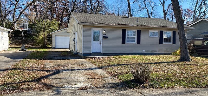 1st image of 2102 Piccadilly Ave