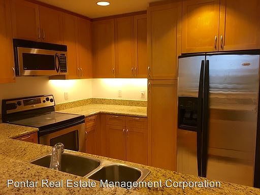 1st image of 260 King St Unit 1111