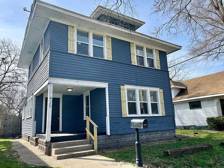 425 Birdsell St — Photo 2