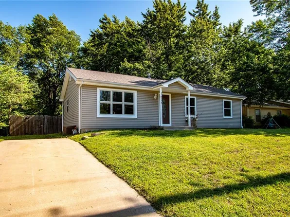 1616 E 19th St, Lawrence, KS 66046