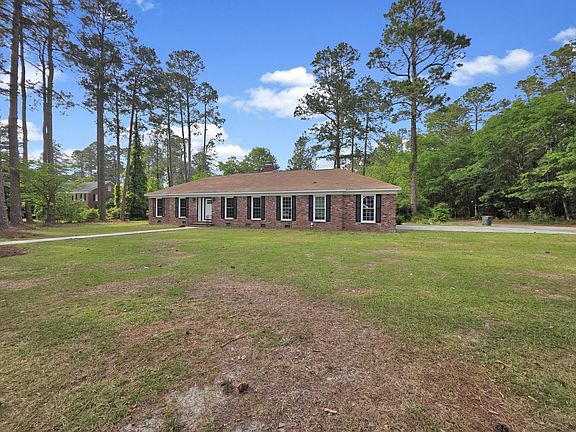 3rd image of 697 Wells Dr
