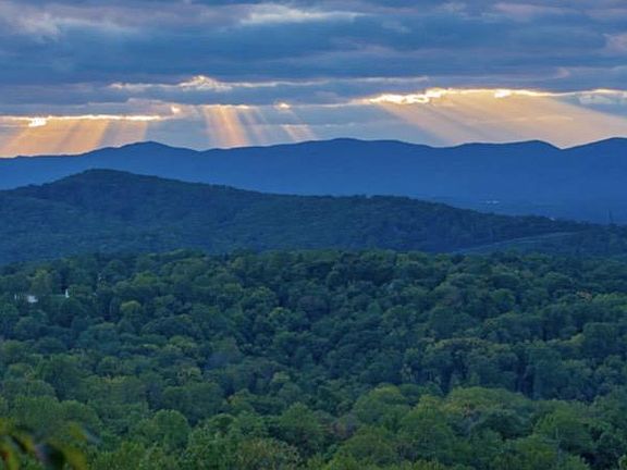 3rd image of 500 Delicious Rd