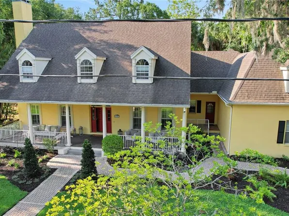 8608 Poinsettia Dr, Temple Terrace, FL 33637