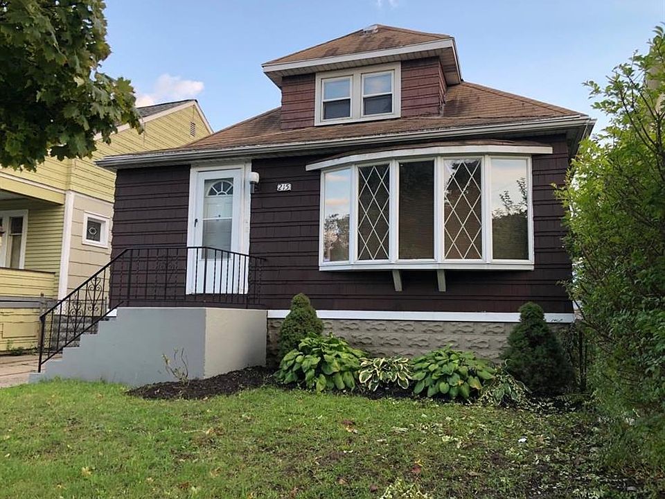 1st image of 215 Stockbridge Ave