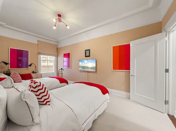 32 East 64th Street image 14 of 16