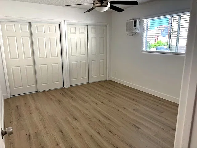 7307 Woodman 1BR 1BA — Photo 4