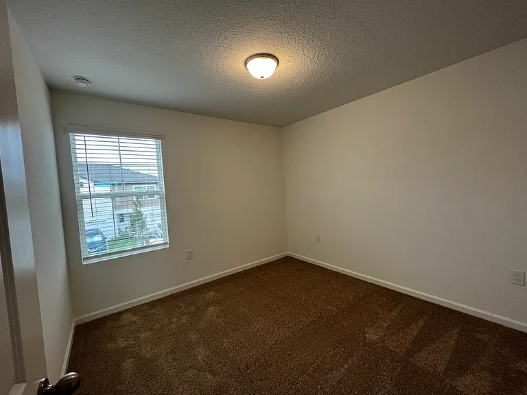 609 Madison Dr — Photo 22