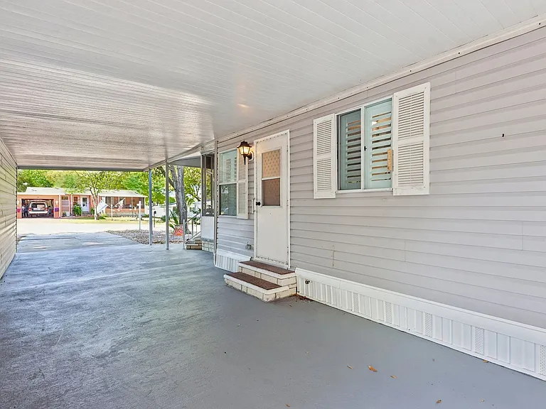 39 Maplehurst Ave — Photo 21