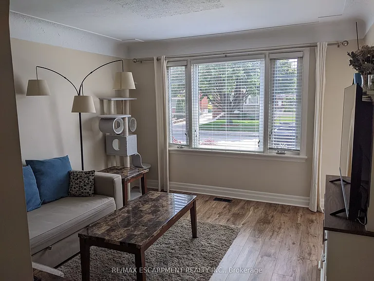 257 Dundonald Ave — Photo 2