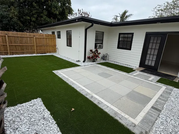 425 Avenida Hermosa #A, West Palm Beach, FL 33405