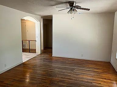 3rd image of 566 Blaze Ave