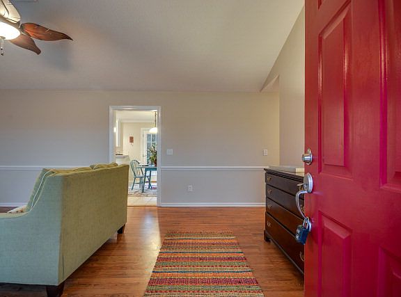 3rd image of 200 Cypress Ct