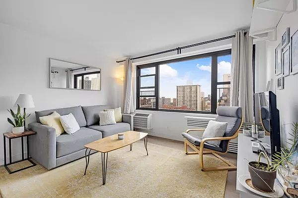1st image of 175 W 95th St APT 21J