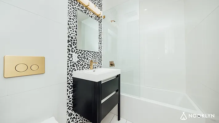 Rented by Nooklyn NYC LLC | media 18