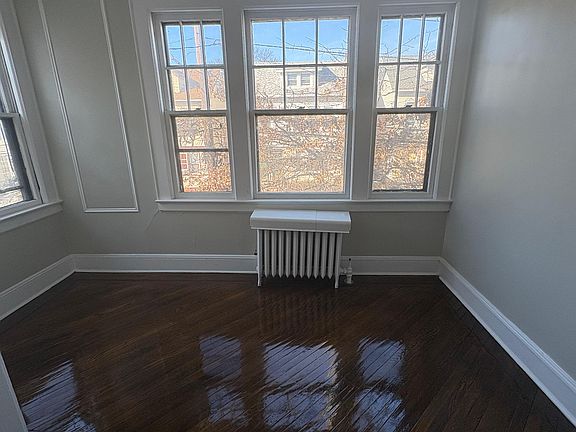 4th image of 92-94 Grand Ave APT 2