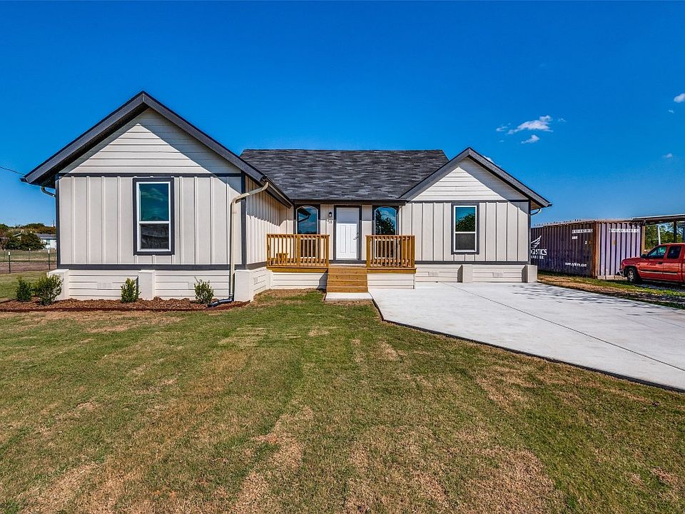 1st image of 115 Chapel Ct
