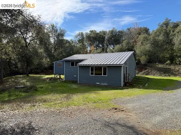 18241 Berry Ln, Sonora, CA 95370