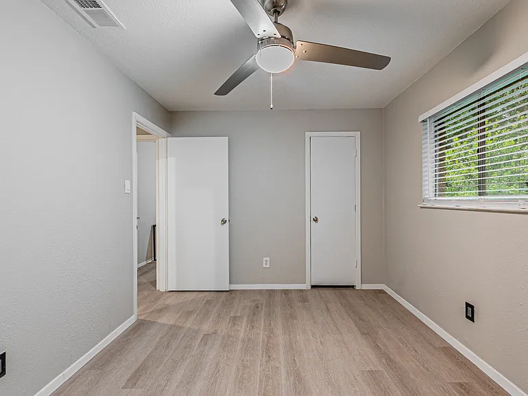 3728 Yosemite Dr — Photo 22