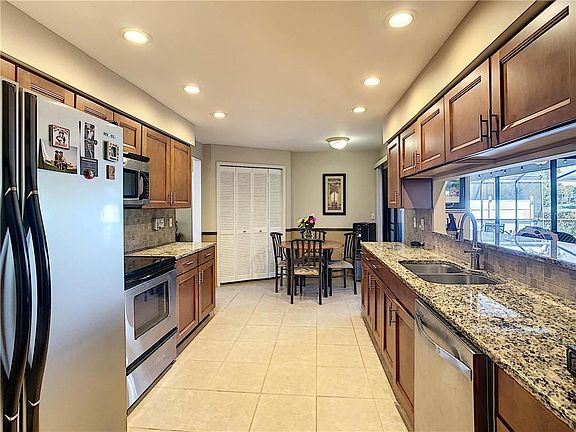 5th image of 11215 Pocket Brook Dr