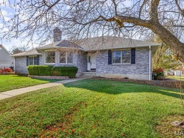 825 Cimarron Cir, Farmington, MO 63640