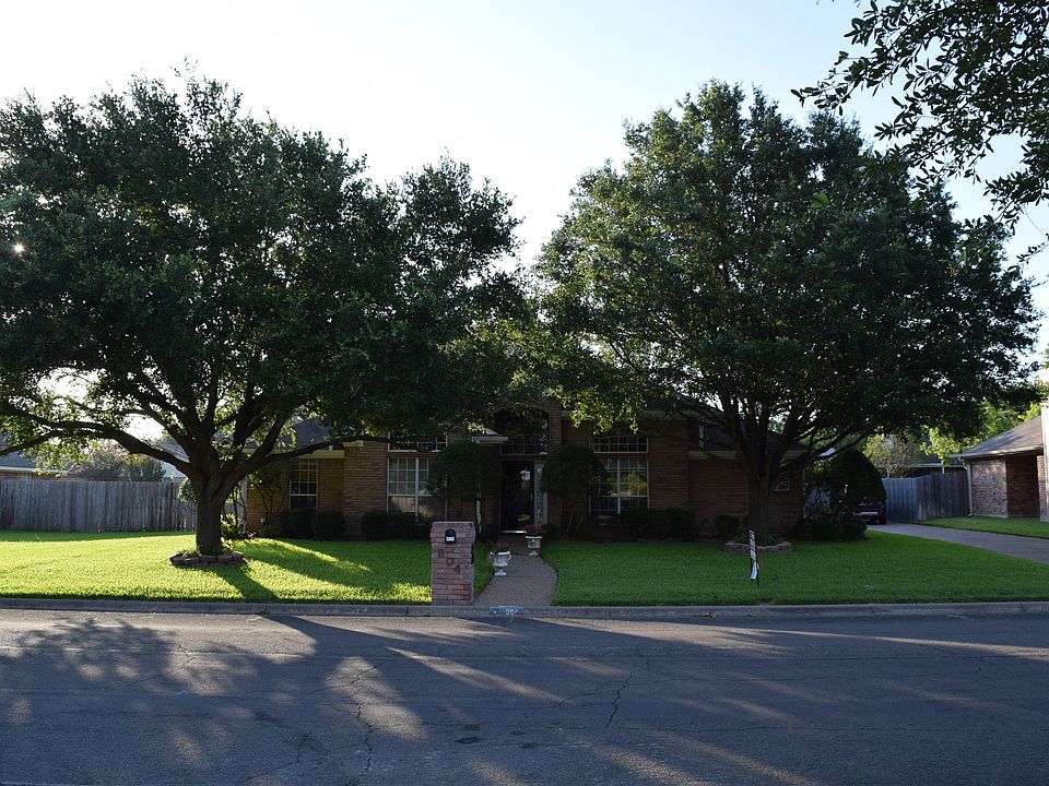 1st image of 804 Eagles Nest Dr