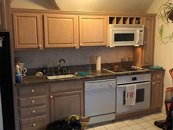 2nd image of 36 Oakland Ave APT 2