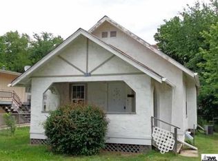 2070 SW Washburn Ave, Topeka, KS 66604