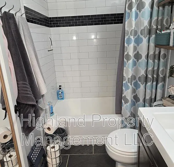 1160 NE Lake St — Photo 13