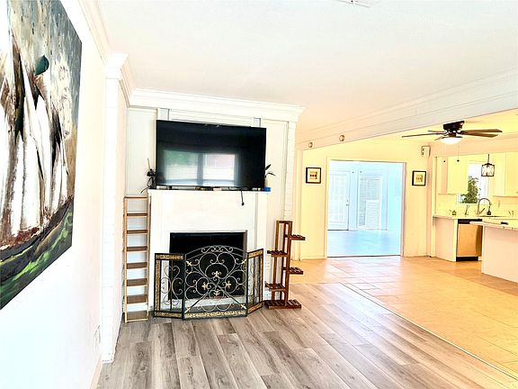 3rd image of 4128 Bissonnet St