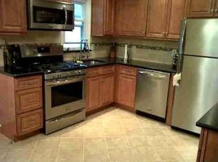 23 Dyckman Ave, New Hyde Park, NY 11040