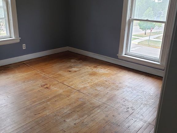 3rd image of 809 Central Ave N #3