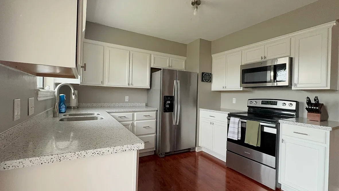 Building Photo - 7325 Windy Ridge Dr