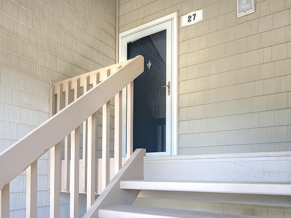 3rd image of 27 Seaside Rd #27