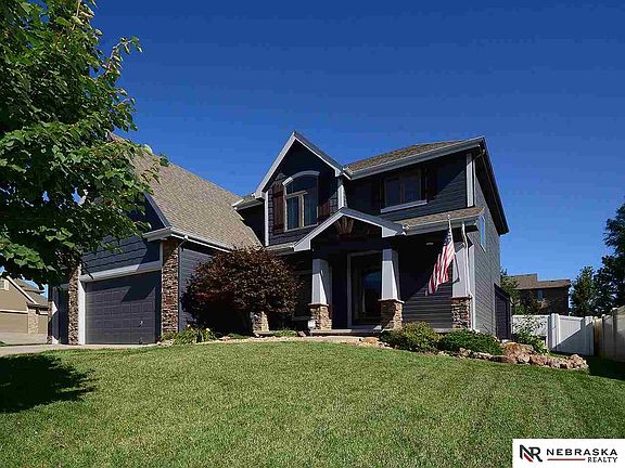 2nd image of 7660 Leawood St