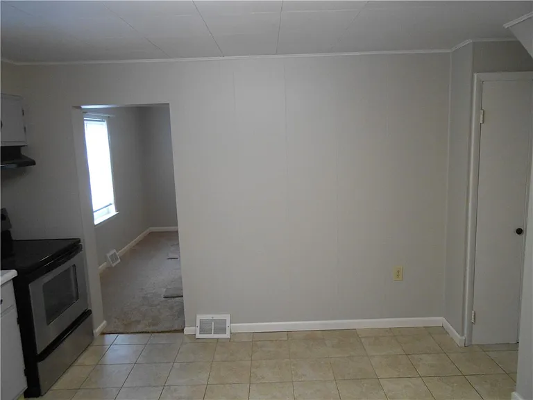 114 Grant St — Photo 12