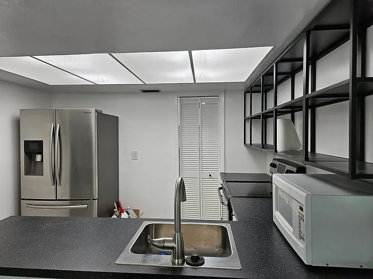 1155 Longfellow Rd — Photo 3
