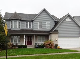 2947 N Southern Hills Dr, Wadsworth, IL 60083