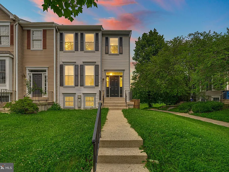 8101 Chelaberry Ct — Photo 1