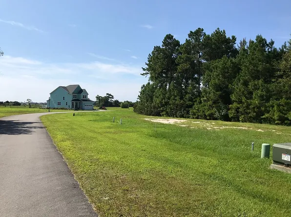806 Sweetgrass St, Holly Ridge, NC 28445