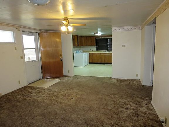 3rd image of 800 W Burton St