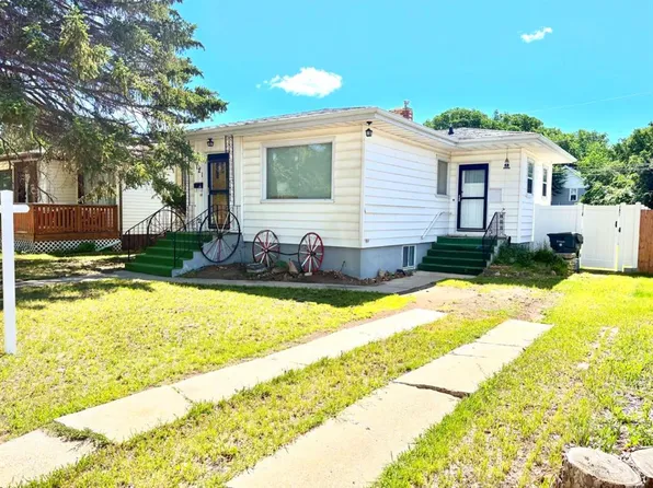 121 NW 5th St SE, Medicine Hat, AB T1A 0M4