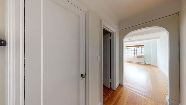 Rented by Bond New York | media 19