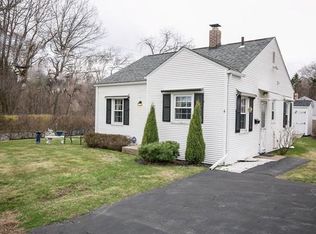 4 Memorial Dr, Holyoke, MA 01040