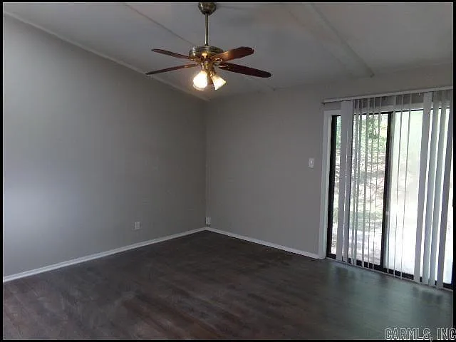 3915 Saint James Ct — Photo 4