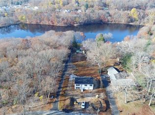 143 Kitemaug Rd, Uncasville, CT 06382