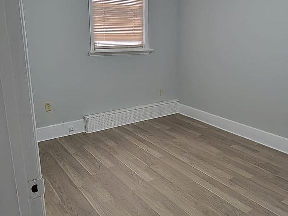 4th image of 22 Westervelt Pl #1K