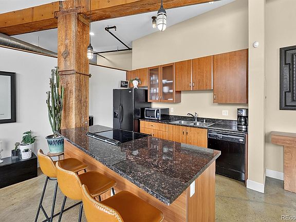 4th image of 2500 Walnut Street #102