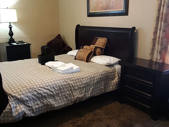 3rd image of 1033 Lowry Ave NE #B2