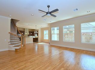 963 Queen Annes Rd, Houston, TX 77024